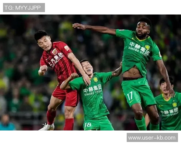 果阿队主场球员通道灯牌损坏严重引发球迷热议