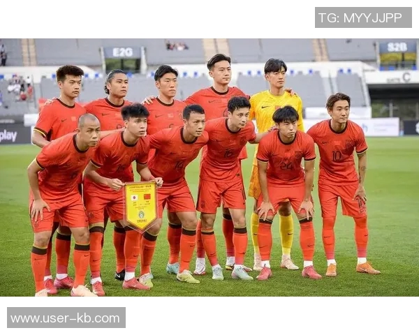 刘洋与张玉宁黄政宇等国足队友新年首训合影分享训练时光